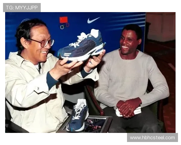 在战火中崛起的足球明星们的传奇人生与不屈精神